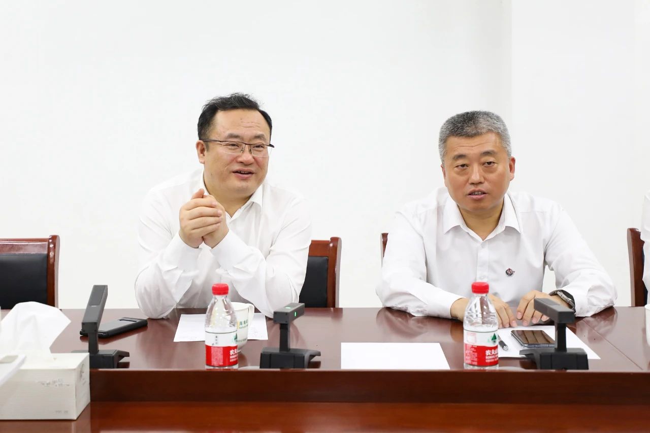 1713490085487322.jpg 中海石油气电集团到访海南矿业3.jpg